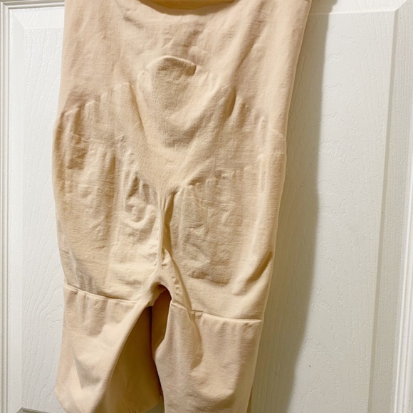 Spanx High Waisted Size 3XL Women’s Mid Thigh Short - Picture 5 of 8